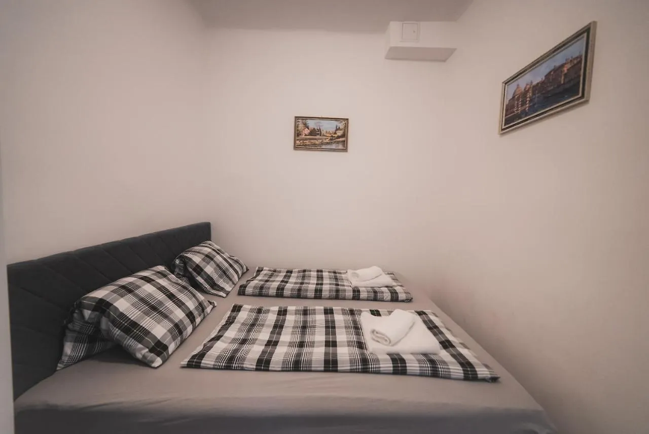 Renovated Apartment Close To First District Vienna
